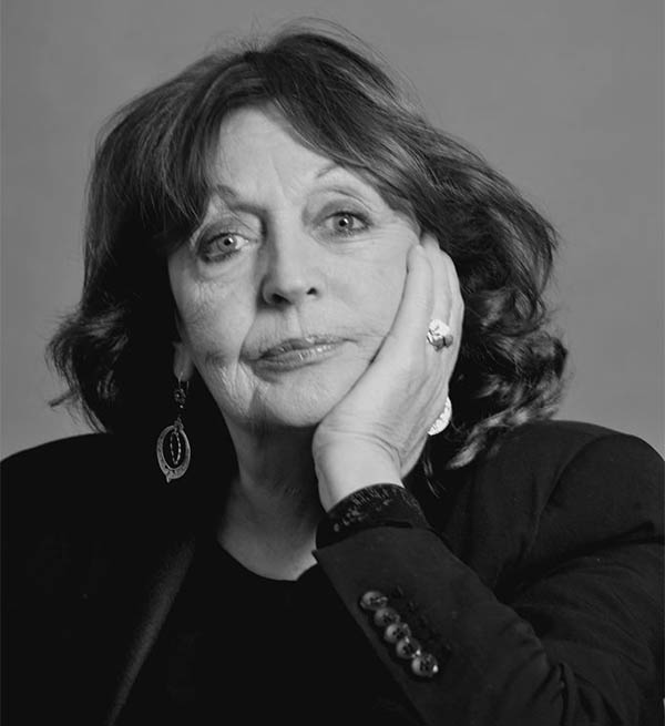 Cristina Fernandez Cubas card