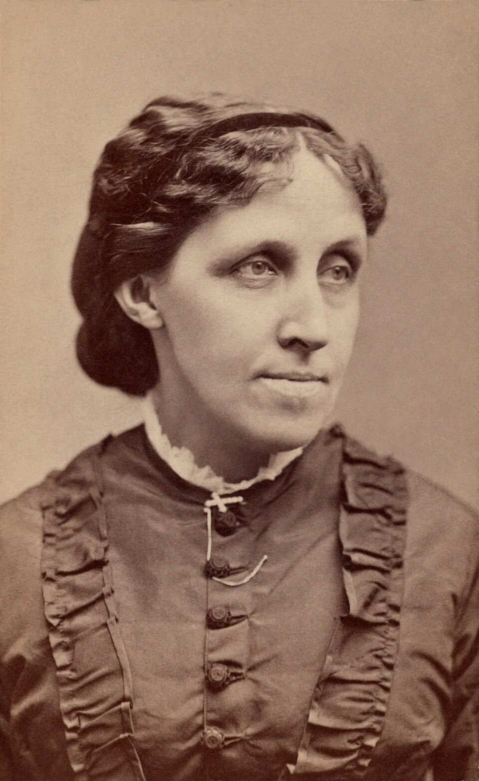 960px Louisa May Alcott c. 1870 Warrens Portraits Boston